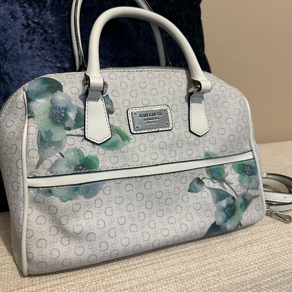 G by Guess Barrell Shaped, Blue and White Floral Purse